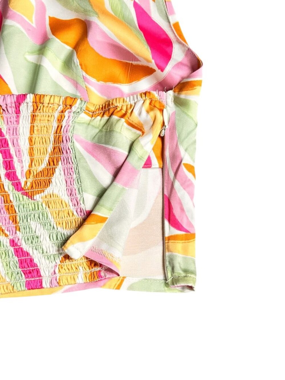 ASTR The Label NWT Multicolor Floral Halter Crop Top Size M Smocked Back - Picture 2 of 12